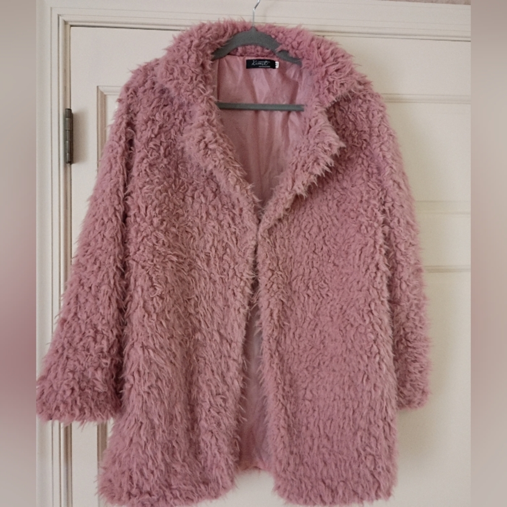Fuzzy Kivenst Women's Dusty Pink Faux Fur Mid Length Coat Size Medium - Picture 2 of 8
